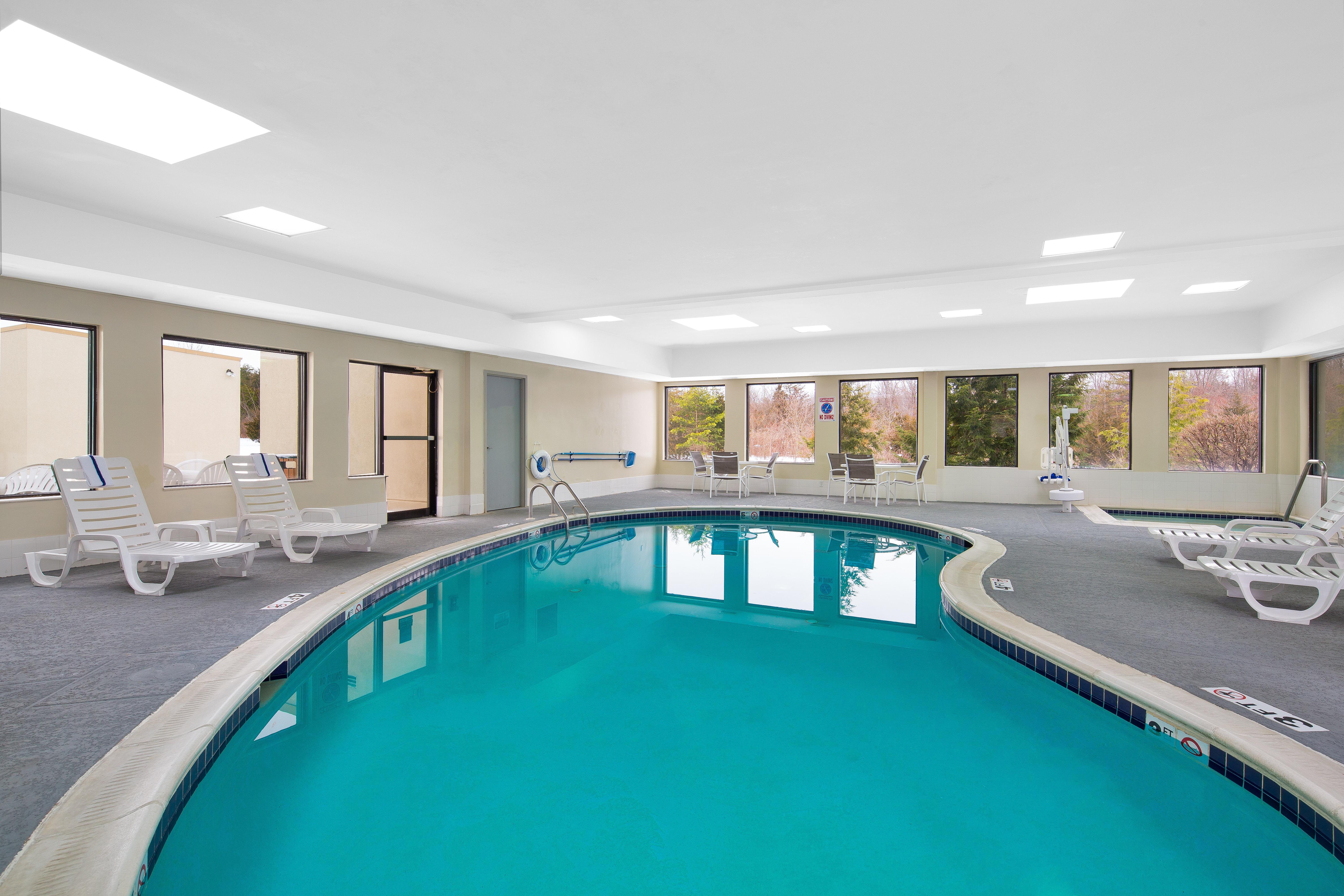 Holiday Inn Express Harrisburg I-81 - Hershey By Ihg Manadahill Екстер'єр фото