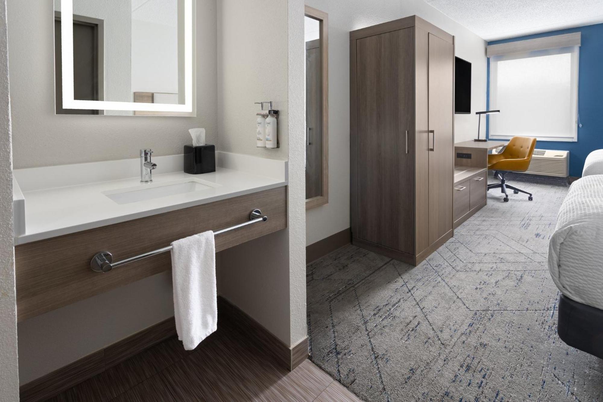 Holiday Inn Express Harrisburg I-81 - Hershey By Ihg Manadahill Екстер'єр фото